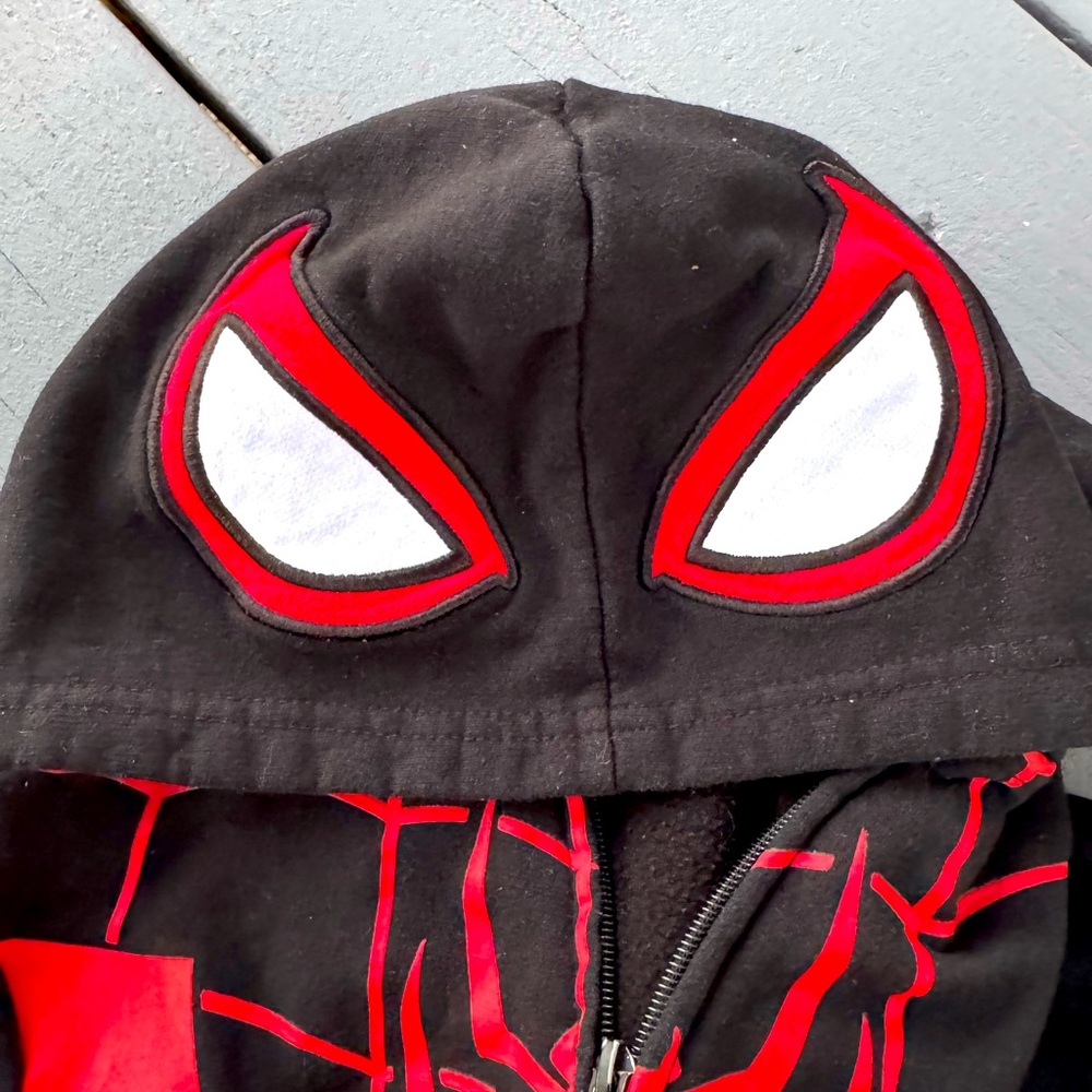 Marvel Miles Morales Spider-Man
Hooded Jacket -M (7) - Picture 5 of 7